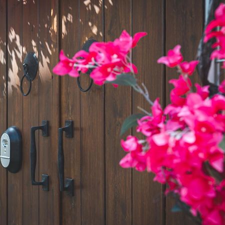 Eidyllio Luxury Suites Омодос Екстериор снимка