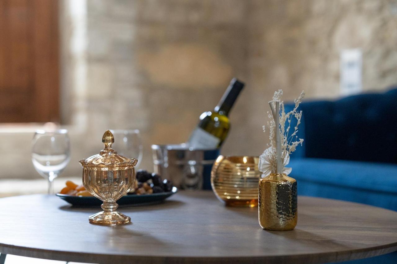 Eidyllio Luxury Suites Омодос Екстериор снимка