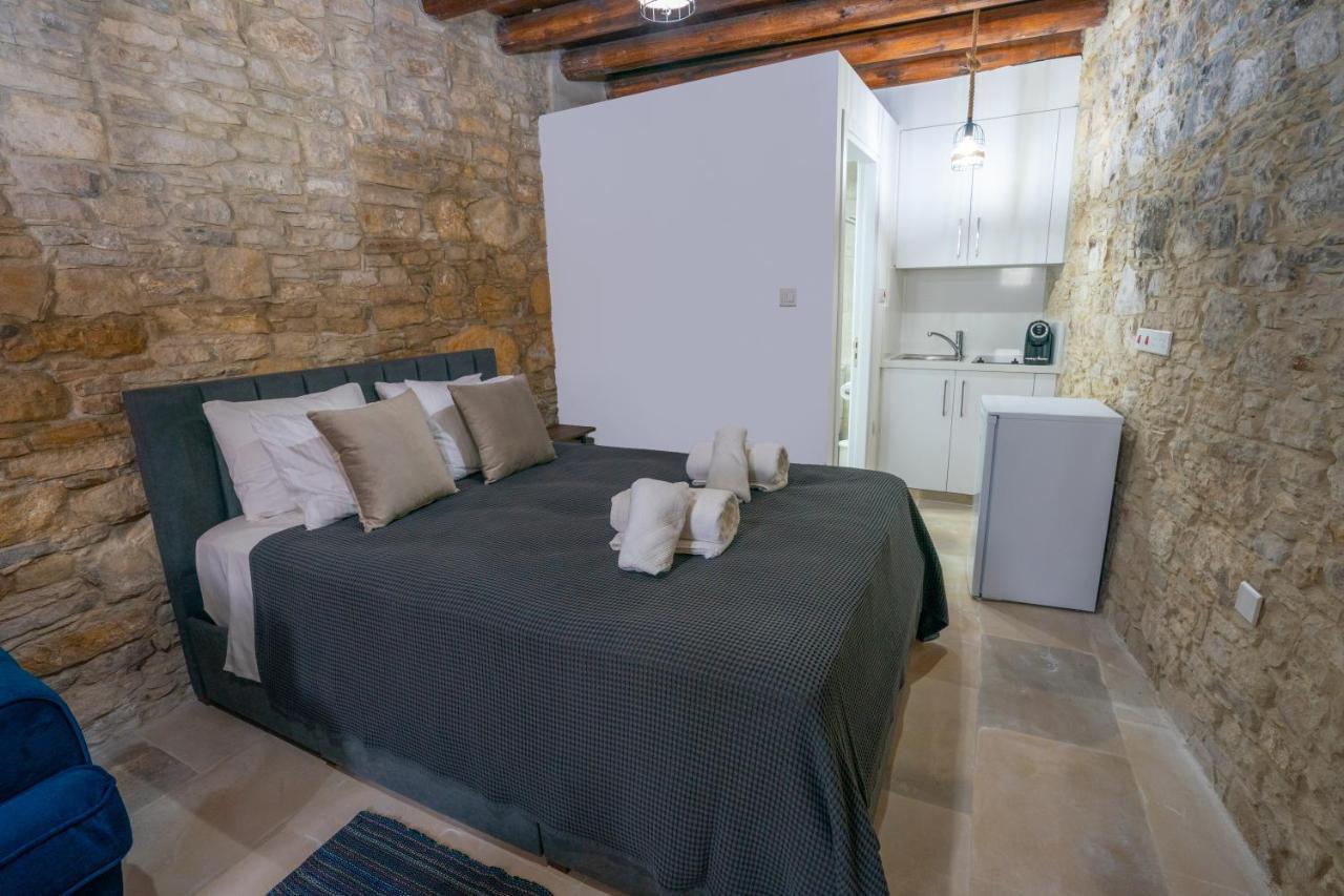 Eidyllio Luxury Suites Омодос Екстериор снимка